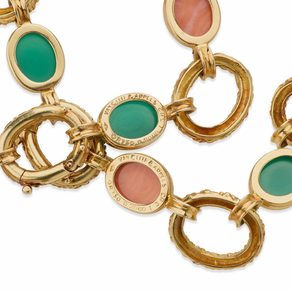 
                      
                        Macklowe Gallery Van Cleef & Arpels  Paris "Delphe" Convertible Sautoir
                      
                    