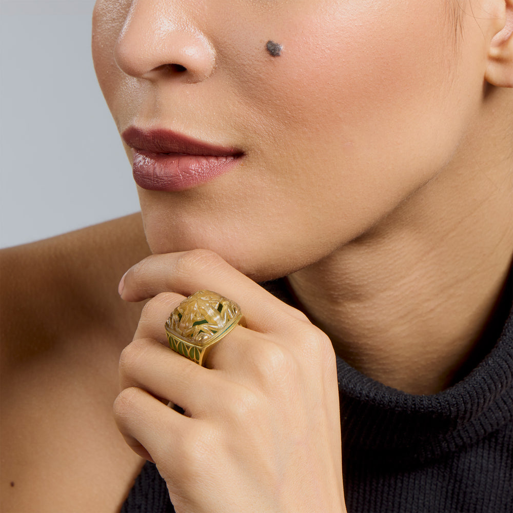 Macklowe Gallery René Lalique Art Nouveau Carved Horn and Plique-à-jour Enamel  "Grenouilles" or Frogs Ring