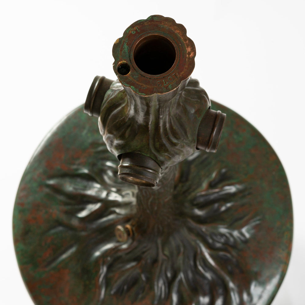 
                      
                        Macklowe Gallery Tiffany Studios New York "Wisteria" Table Lamp
                      
                    